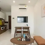 D El Dorado Westlake Luxury Apartments
