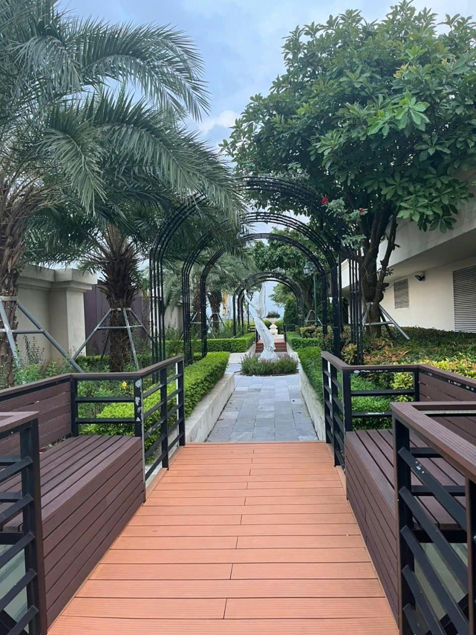 Căn hộ D El Dorado Westlake Luxury *